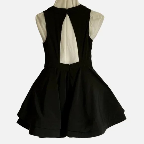 ETIQUETTE deep V-Neck open back cut out flare mini dress black size S - Picture 5 of 9